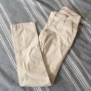 Straight-leg light khakis {Delias}